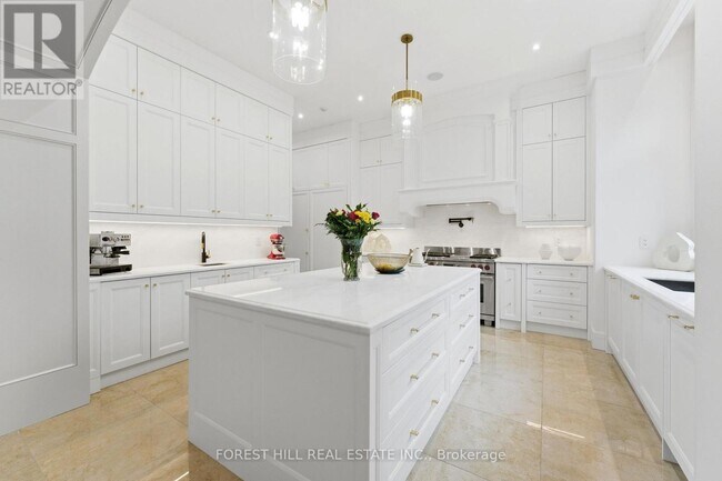 Building Photo - 40 Golf Ave