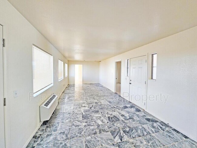 Foto del edificio - 1521 Old W Ave