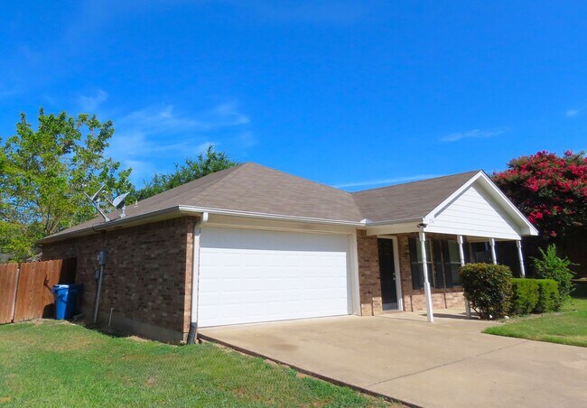 Foto del edificio - Lindale ISD! Lovely 3 Bedroom, 2 Bath Hous...