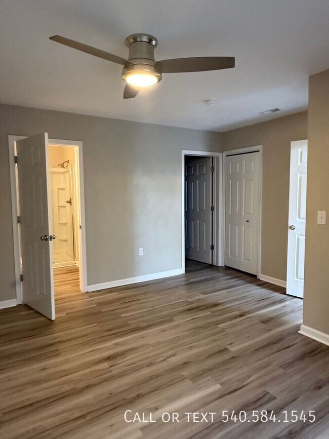 Foto del edificio - 160 Gretchen Ct