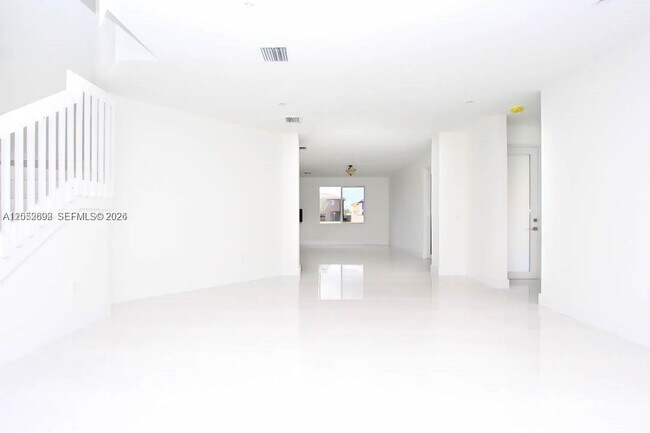 Building Photo - 15639 SW 11th Terrace