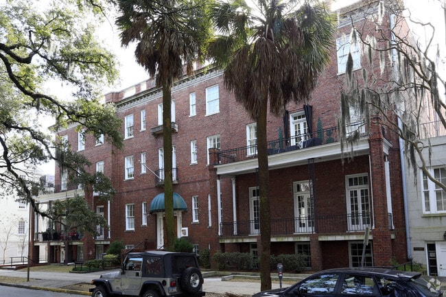 Building Photo - 105 W Oglethorpe Ave