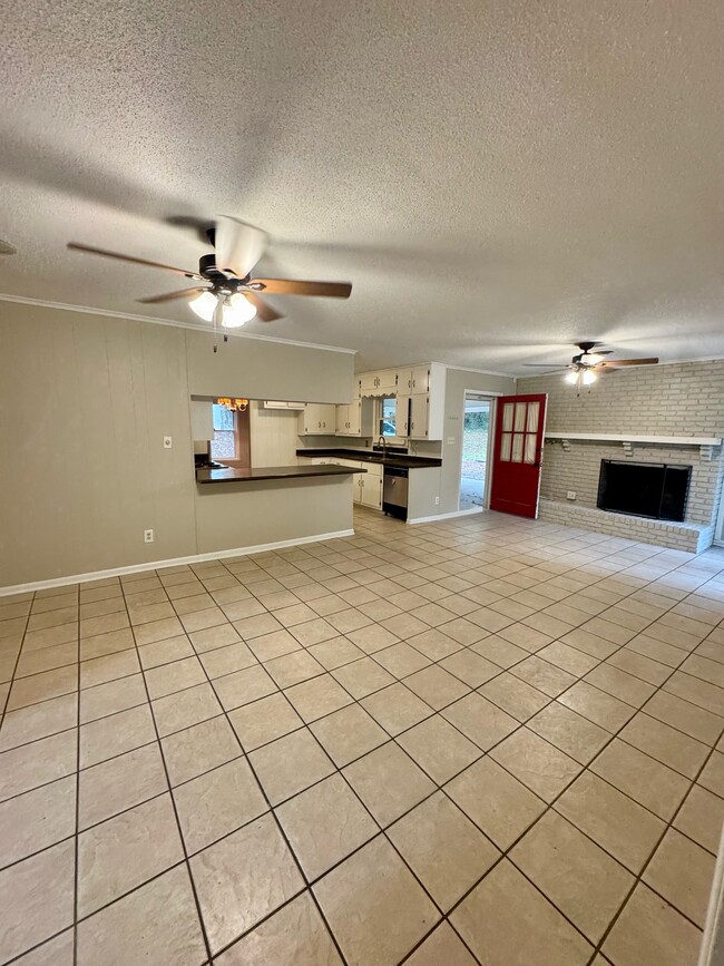 Foto del edificio - 1416 Mitts Dr