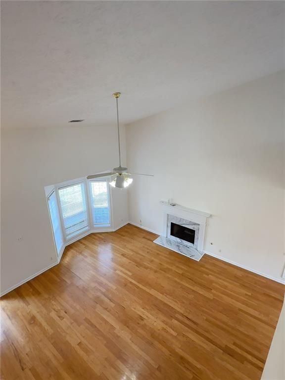 Foto del edificio - 5045 Saddle Bridge Ln
