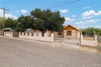 Building Photo - 328 Albacore St