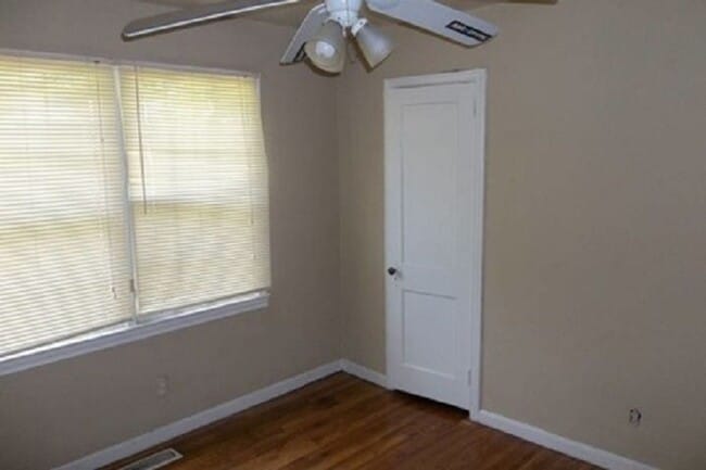 Building Photo - 390 Prince St