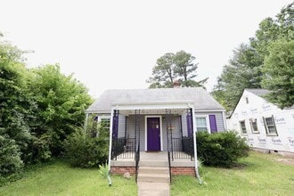 Building Photo - 904 Maple Ave
