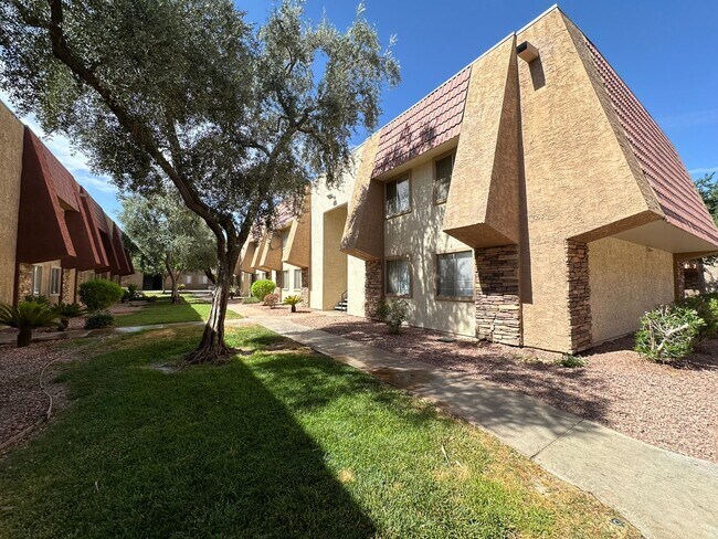 Building Photo - 5280 Indian River Dr