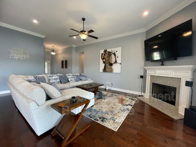 Building Photo - 6224 Soaring Dr