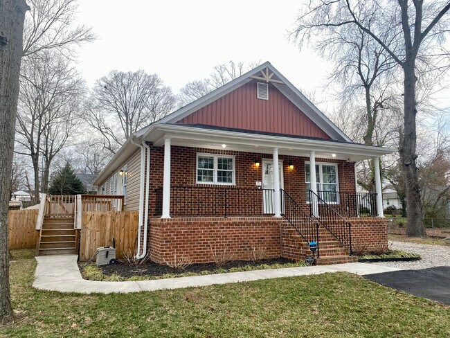 Building Photo - 470 Evergreen Ave