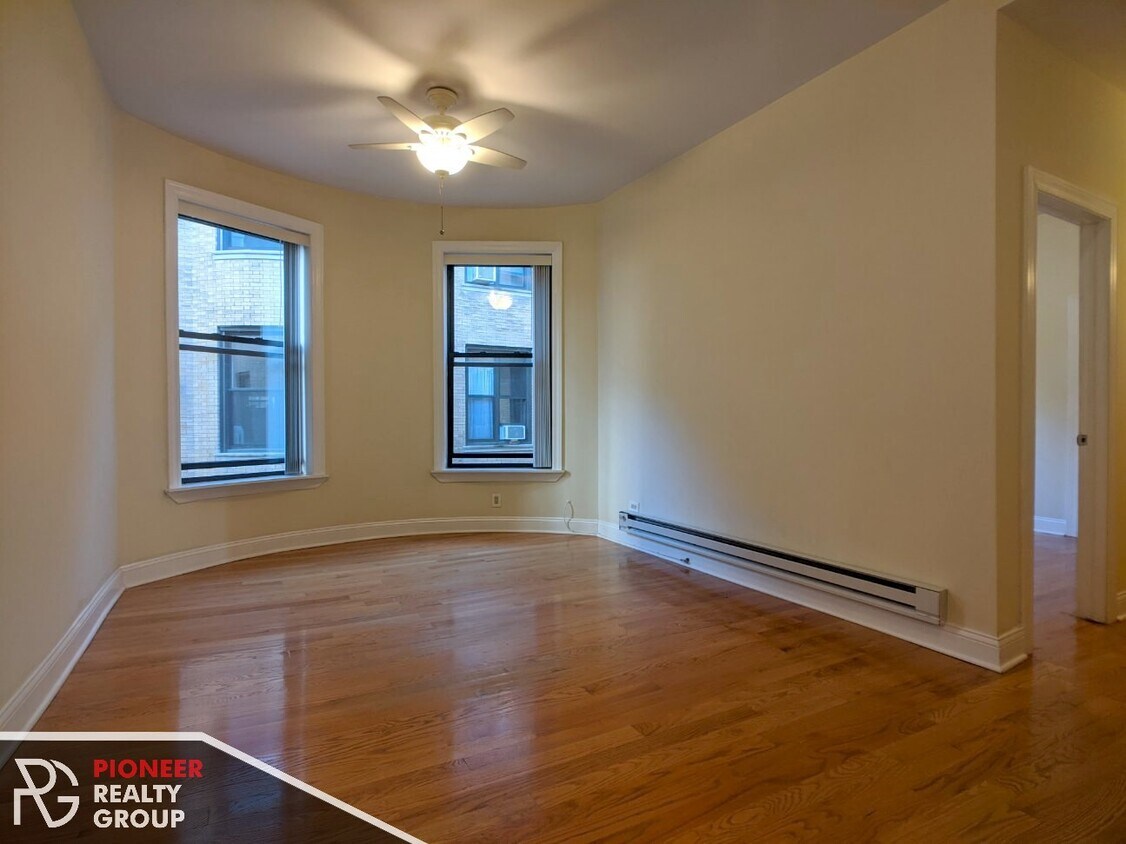 Foto principal - 1224 N Dearborn St