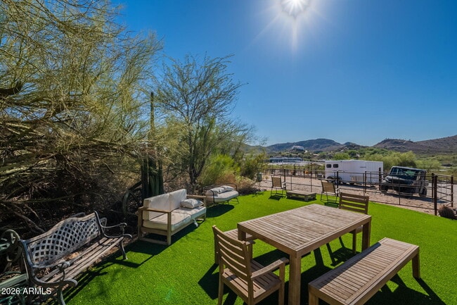 Building Photo - 1902 E Cortez St