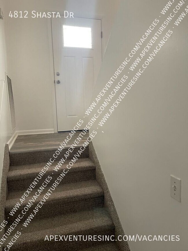 Foto del edificio - 4812 Shasta Dr