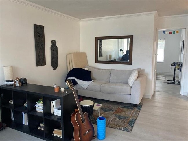 Foto del edificio - 901 N Birch Rd