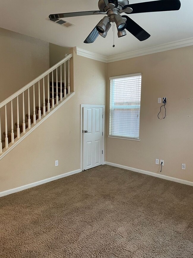 Foto del edificio - Beautiful 3 Bedroom Home in South Manteca – Prime Location!