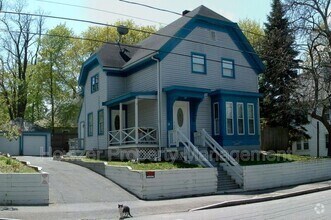 Building Photo - 14 Brunswick St