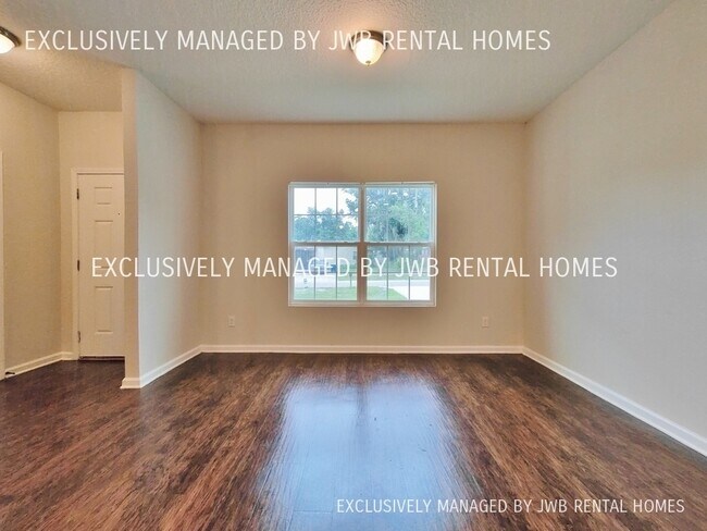 Foto del edificio - 10534 Lone Star Rd