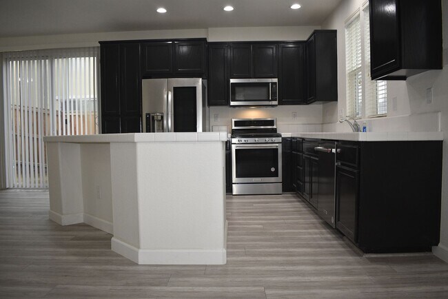 Foto del edificio - 4931 Trouville Ln