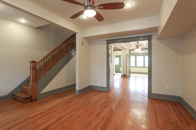 Foto del edificio - 247 11th St SE