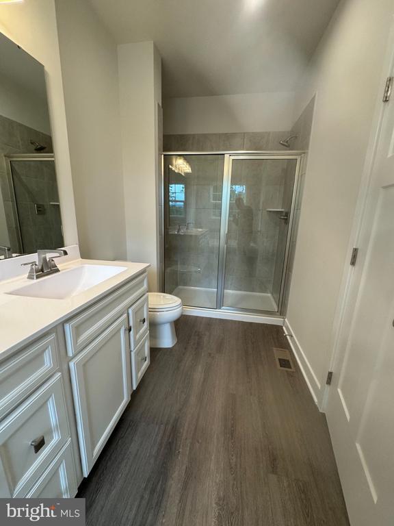 Foto del edificio - 275 Thoroughbred Ln