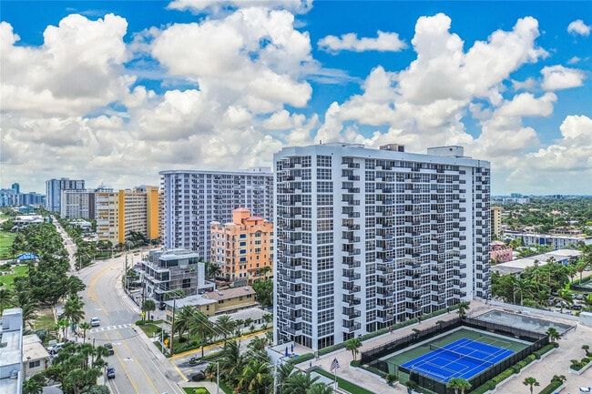 Building Photo - 525 N Ocean Blvd
