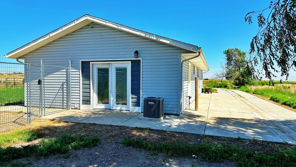 Primary Photo - Quiet Guest House 2 Bed 1 Bath in the Coun...