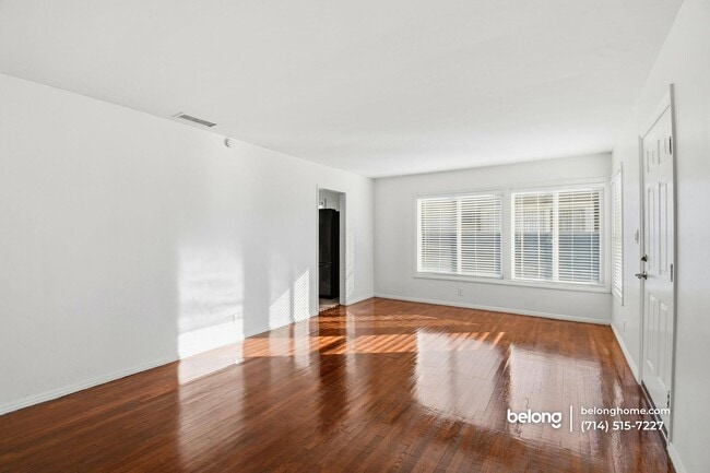 Building Photo - 185 N Batavia St