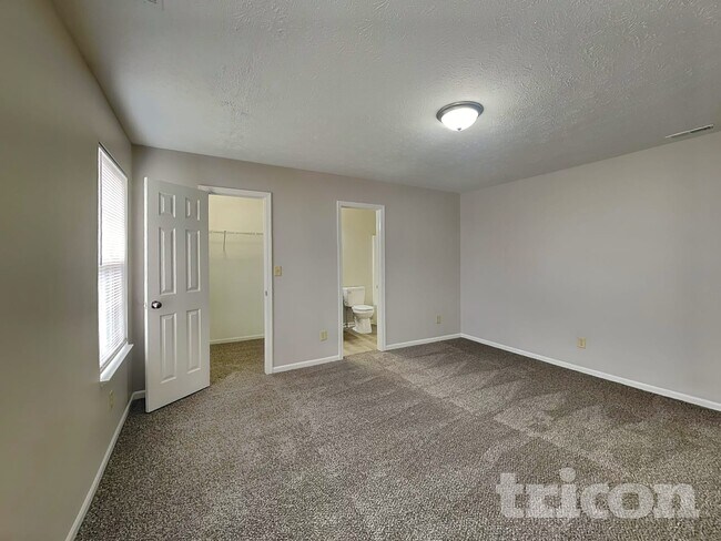 Foto del edificio - 4831 Dietzen Blvd