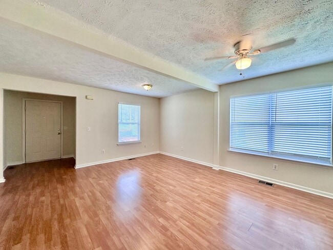 Building Photo - Wonderful 3 Bedroom 2 Bath Home Now Available!