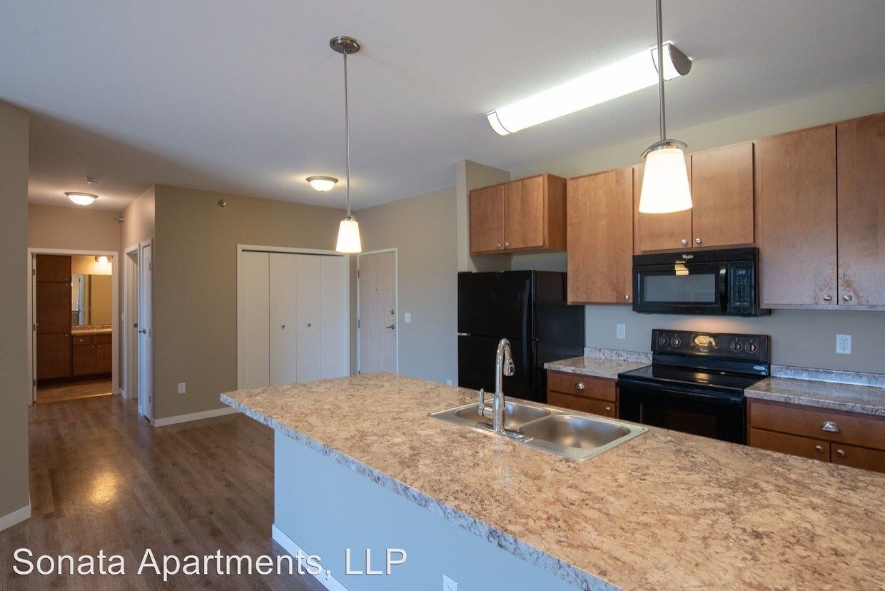 Foto principal - 3 br, 2 bath Apartment - 4050 34th Street S