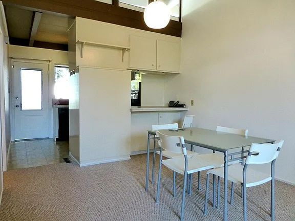 Foto del edificio - "Charming 1-Bedroom Retreat in Desirable Palo Alto Location!"