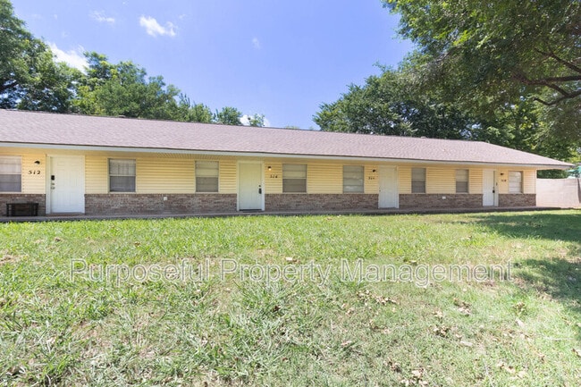 Building Photo - 518 N Ponca Ave
