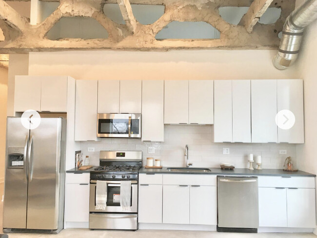 Foto del edificio - 4601 N Paulina St