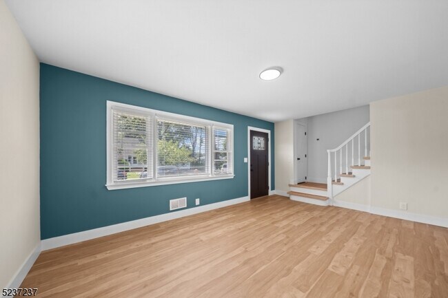 Building Photo - 21 Dalton Pl