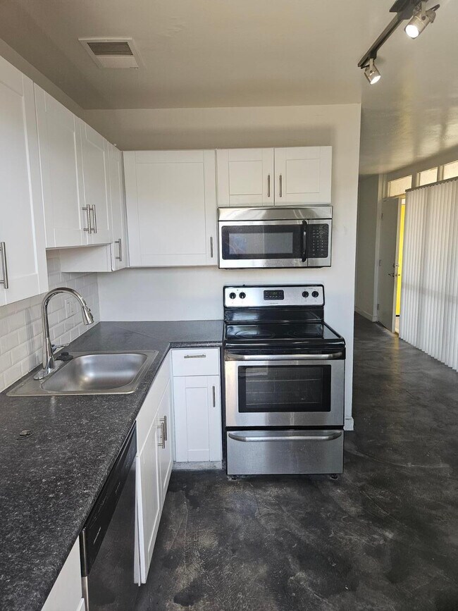 Foto del edificio - 2108 E Fairmount Ave