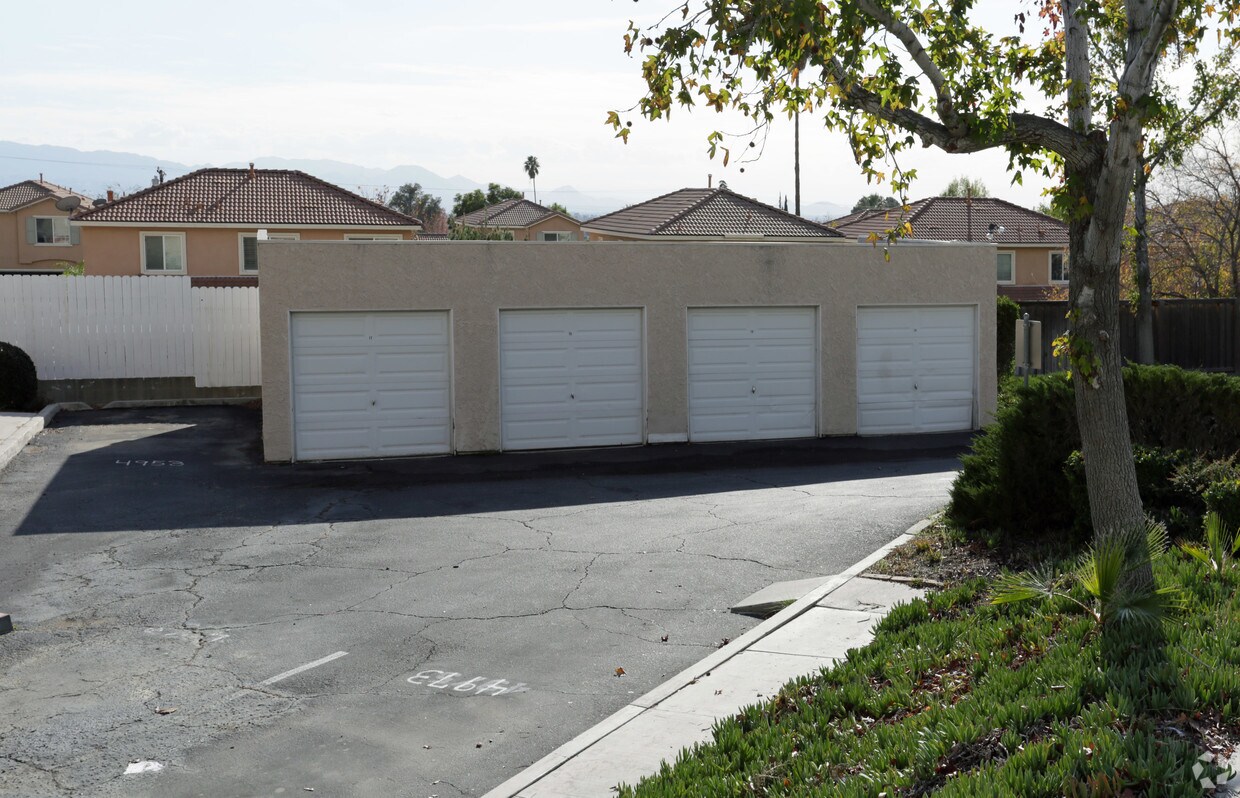 Foto del edificio - 4985-4991 N Sierra Way