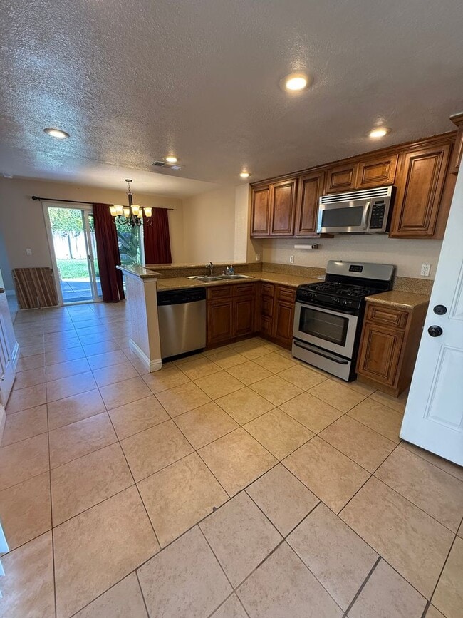 Photo - Lovely 3 bed  2 1/2 bath House