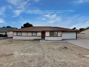 Building Photo - 336 S Travis