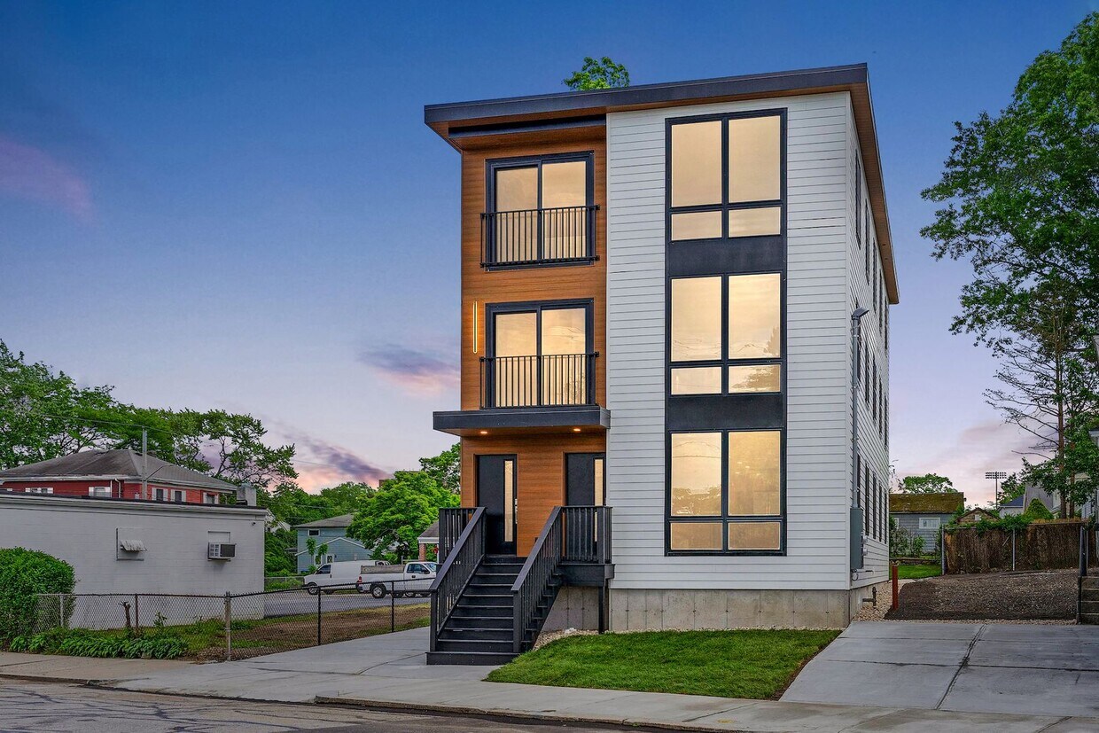 Photo - 630 Admiral St