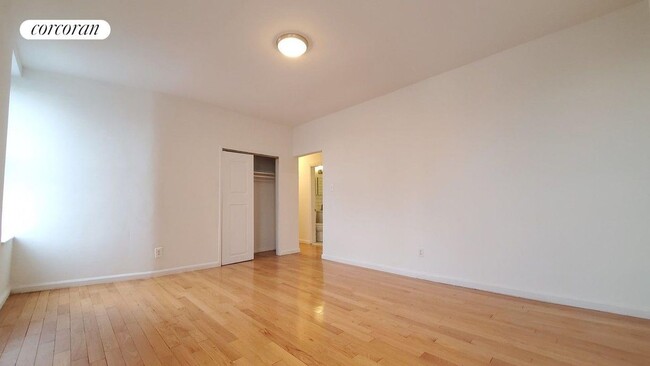 Building Photo - 81 W 127th St