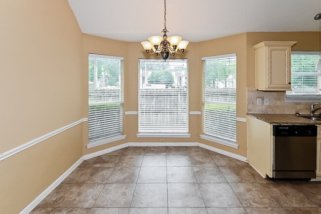 Building Photo - 8169 Oak Moss Cove