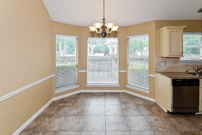 Foto del edificio - 8169 Oak Moss Cove