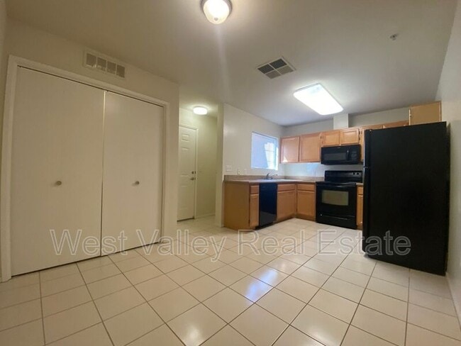 Foto del edificio - 600 Hosking Ave