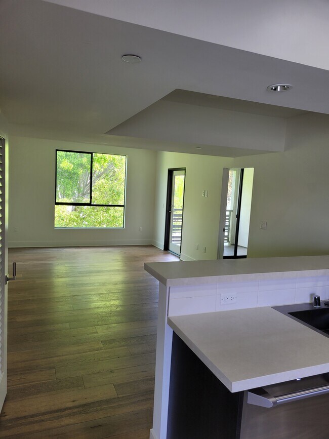 Foto del edificio - 843 N Fuller Ave