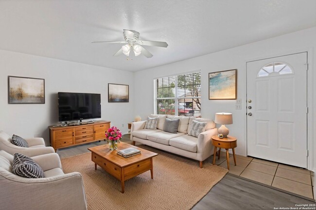 Building Photo - 3045 Pine Valley Dr