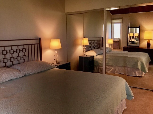 Master bedroom - 232 N East St