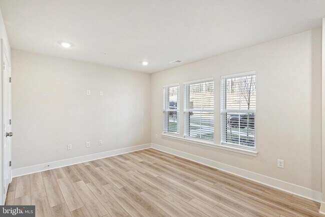 Foto del edificio - 11407 Starlight Pl