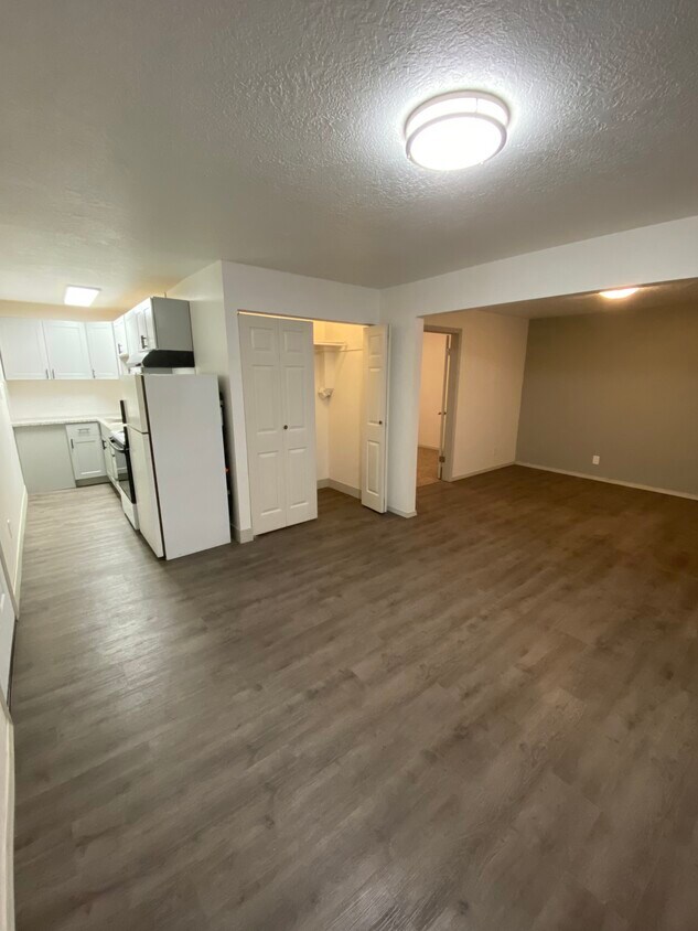 Foto principal - 7761 SE Otty St
