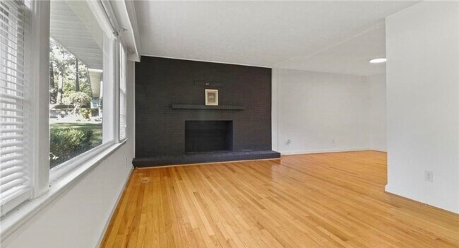 Foto del edificio - 1820 McGougan Rd