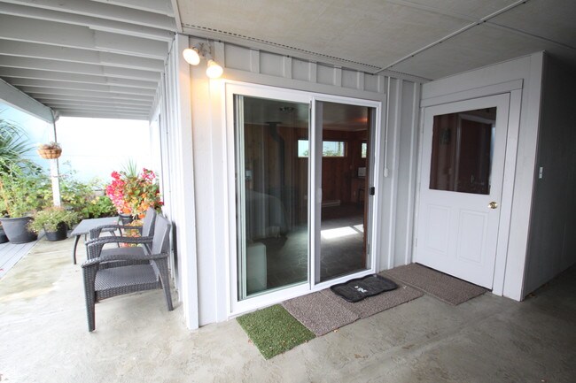 Foto del edificio - 27422 Sandy Shores Dr SW